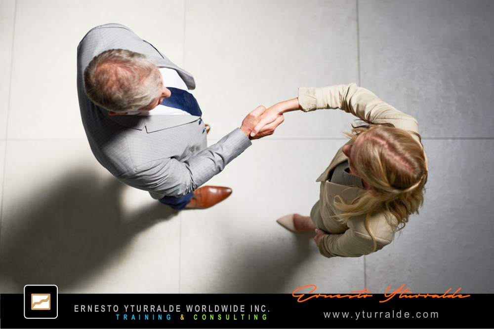 Entrenamiento Experiencial en Técnicas de Cierre y Negociación Inmobiliaria con Ernesto Yturralde
